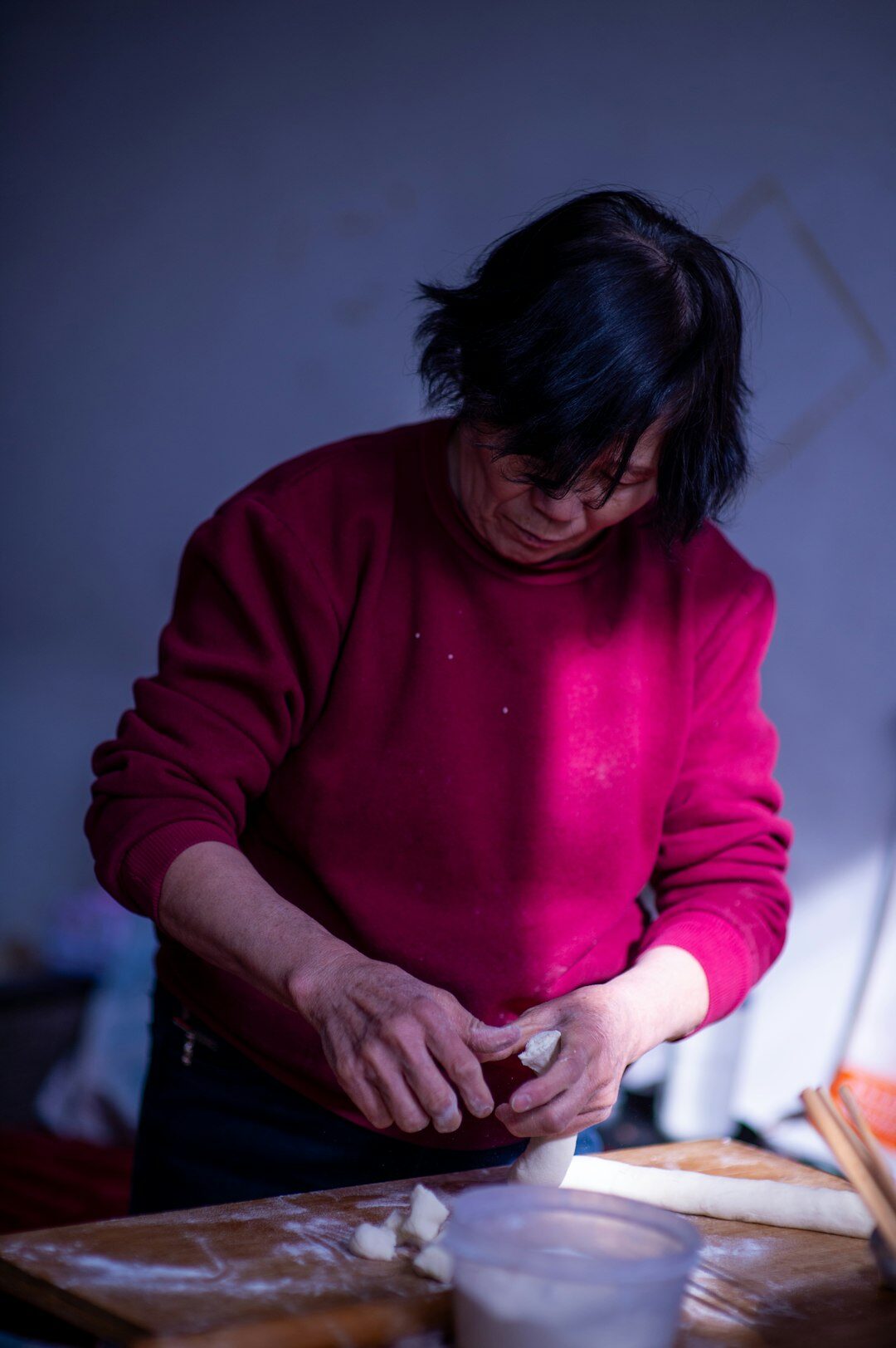 woman baking cake at home